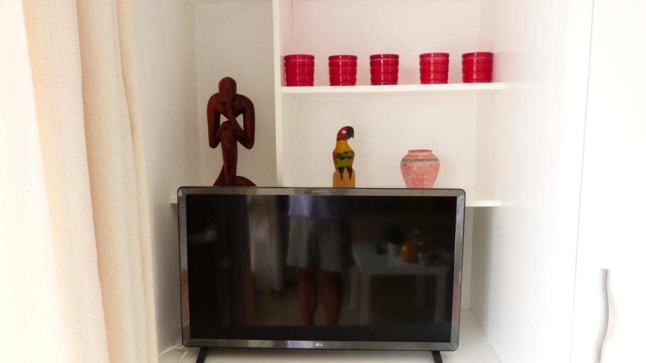 베날마데나코스타 Studio With Access To The Garden. Open Pool. Beach Very Close. Wifi & Netflix Free 아파트 외부 사진
