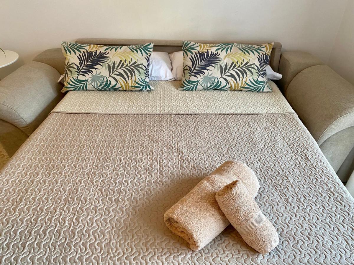 베날마데나코스타 Studio With Access To The Garden. Open Pool. Beach Very Close. Wifi & Netflix Free 아파트 외부 사진