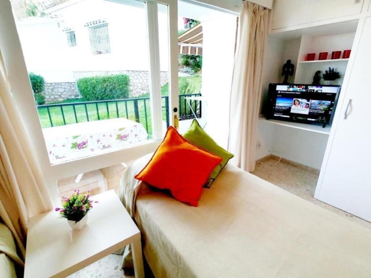 베날마데나코스타 Studio With Access To The Garden. Open Pool. Beach Very Close. Wifi & Netflix Free 아파트 외부 사진