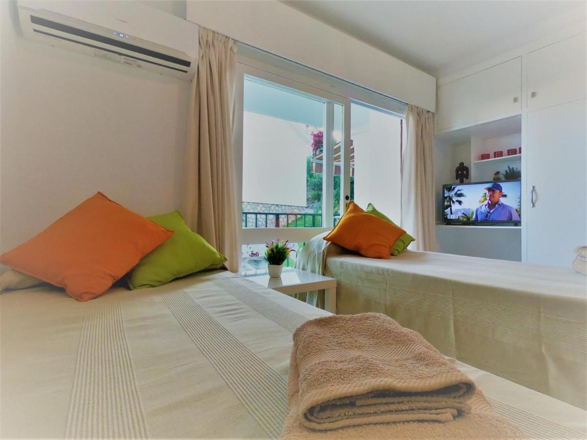 베날마데나코스타 Studio With Access To The Garden. Open Pool. Beach Very Close. Wifi & Netflix Free 아파트 외부 사진